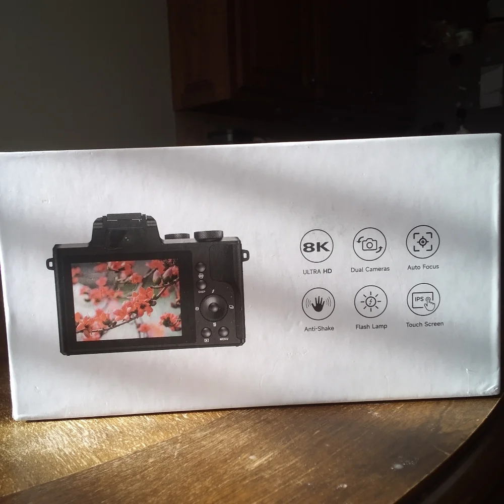 8K NIB Digital Camera Ultra HD, Dual Cameras, Auto Focus, All Accessories Below
